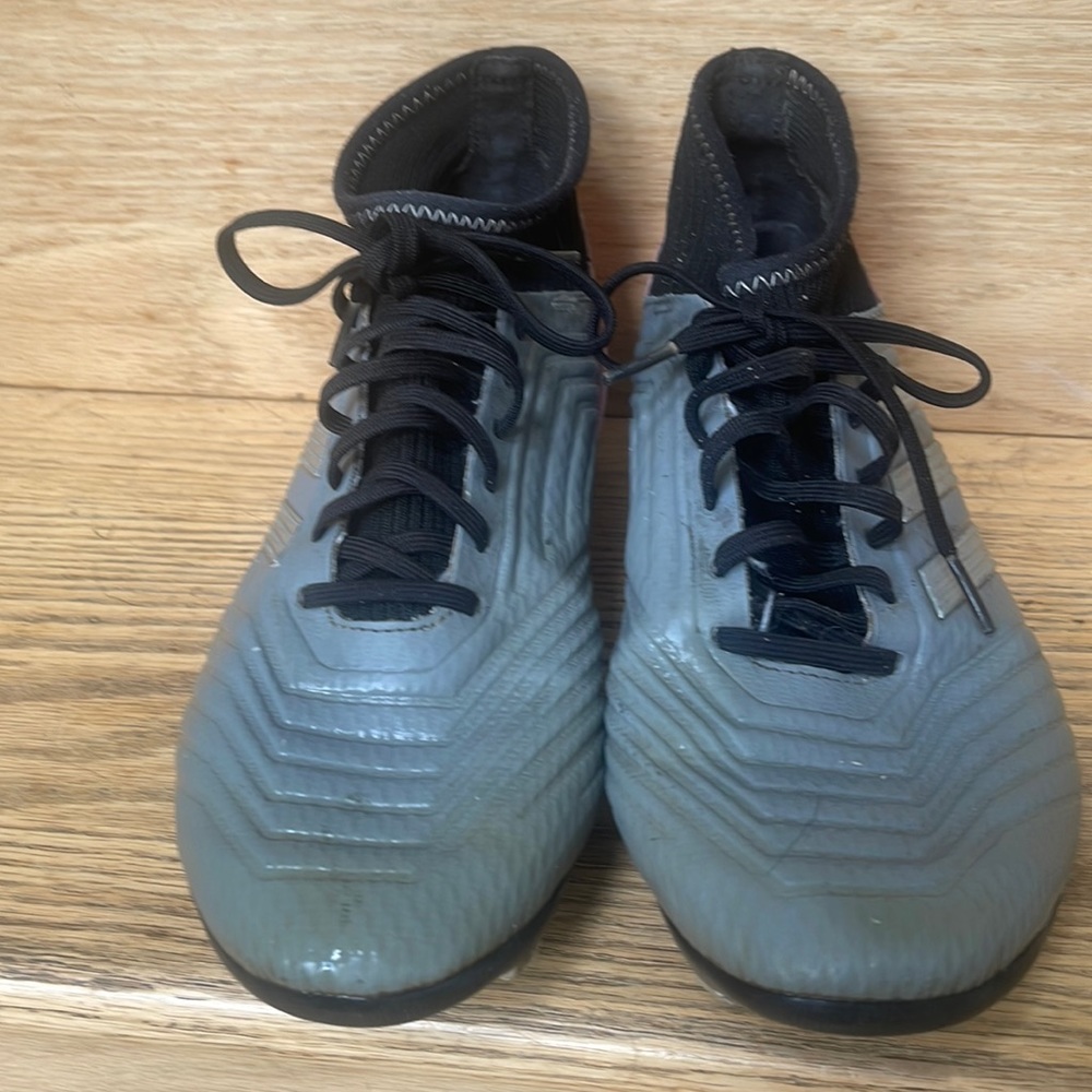 Adidas Predator women’s soccer cleats